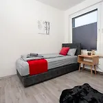 Livemore24 - Space In Duisburg 24-7 Check-In