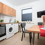 Livemore24 - Space In Duisburg 24-7 Check-In