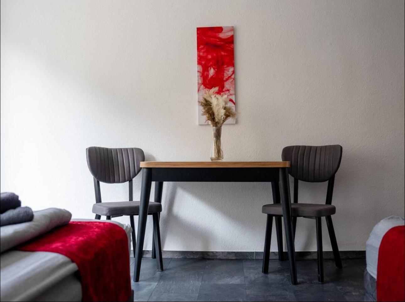 Livemore24 - Space In 24-7 Check-in Apartment Duisburg