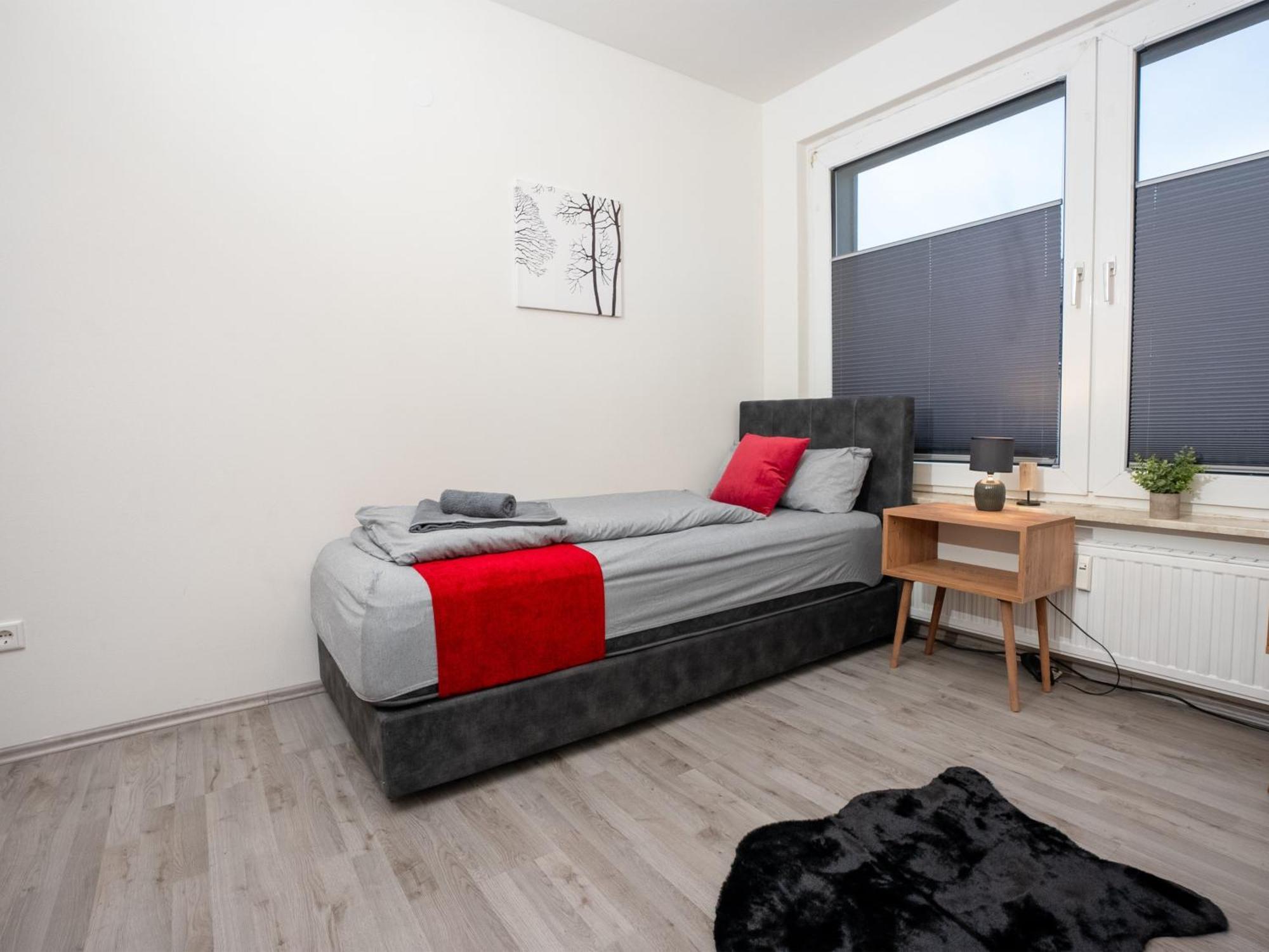 Livemore24 - Space In 24-7 Check-in Duisburg