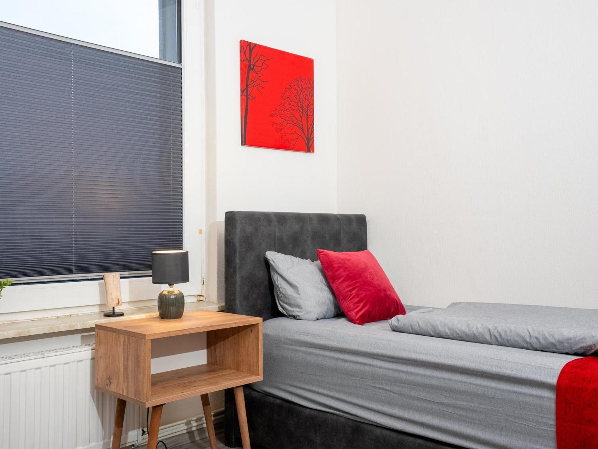 Livemore24 - Space In 24-7 Check-in Apartment Duisburg